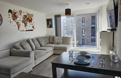 Luxury 1-Bed Apartment with balcony & Free parking - Photo 30