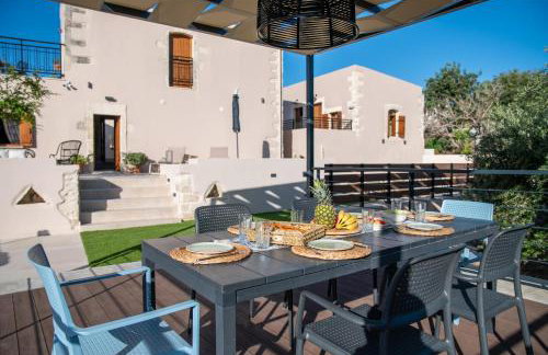 Pavlina Villa , a hidden gem with heated pool and ping pong! - Photo 47