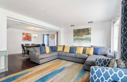 Oversized Family Beach Block Duplex with Game Room - Foto 6