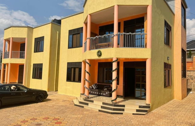 The Mugabi's Spacious Private Room - Foto 40