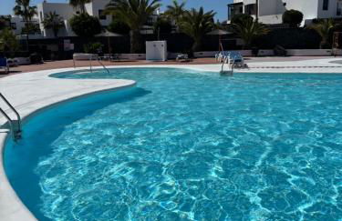 Casa amplia y moderna de 3 habitaciones en complejo con piscina - Foto 1