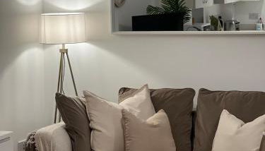 Spacious 2 Bed, 2 Bath Apartment by MCF - Foto 3