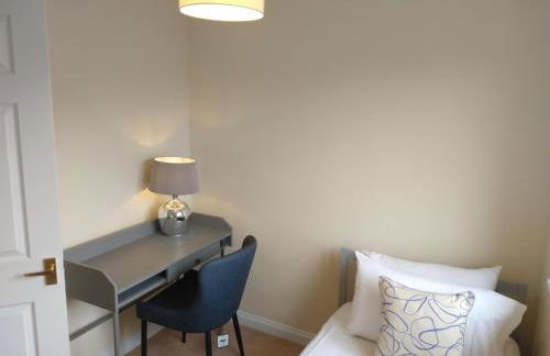 Sunningdale homely detached family,contractor 3 bed house with Parking - Foto 14