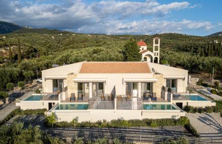 A V Luxury Apartments with Private Pools - Photo 46