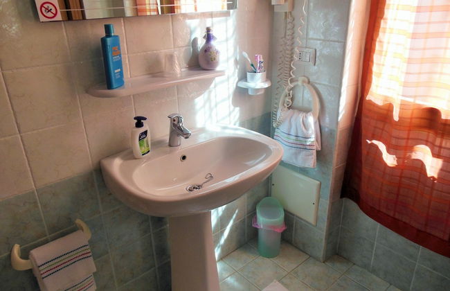 Actinia Accomodation - Photo 27