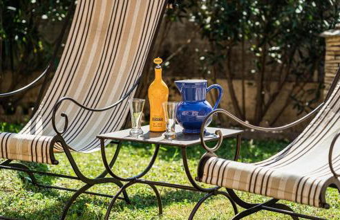 2 Bedroom Amazing Home In Noves - Foto 11