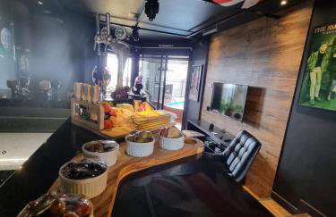 Morumbi, Apartamento Pub, SPA com hidromassagem, PISCINA Aquecida PRIVATIVA, LAREIRA, tudo que você precisa para descansar, trabalhar ou realizar aquela comemoração! Com total conforto e PRIVACIDADE! O Apt Nota 10 de SP! - Foto 10