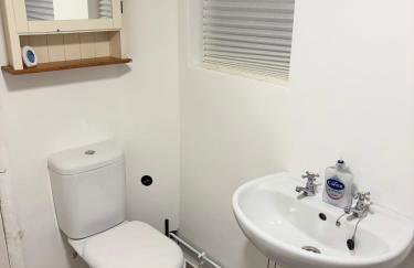 Cozee 2-bed nr New Cross Hospital - Foto 8