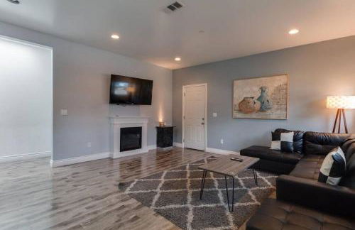 Stylish Modern Lake Balboa Retreat 3 Bedroom House - Foto 7