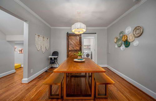 Stylish Durham Retreat - Walkable Sleeps 6 - Foto 30