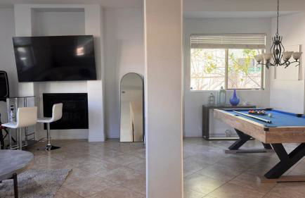 LA Dream Gem - Beautiful Home with Spa - Foto 29