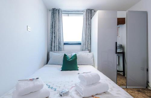 Central MCR 2BR 2BA, Parking, WiFi, Full Kitchen - Foto 3