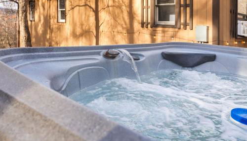 River Access Cabin with Hot Tub, Fire Pit, & WiFi! - Foto 3