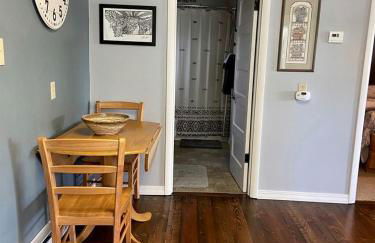 Charming Downtown Cottage with Porch & Backyard Retreat near Beaverhead River in Dillon, Montana - Foto 18