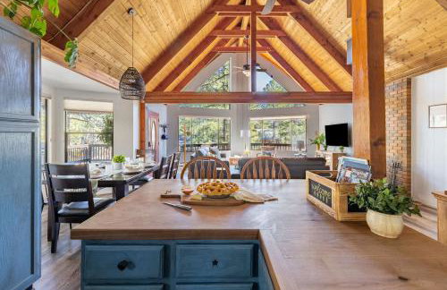 Cozy Chalet in the Pines - Foto 17