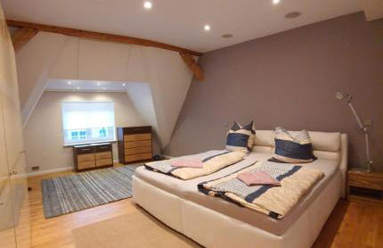 Hochwertiges Penthaus mit großer Dachterrasse in ruhiger Stadtlage - Foto 1