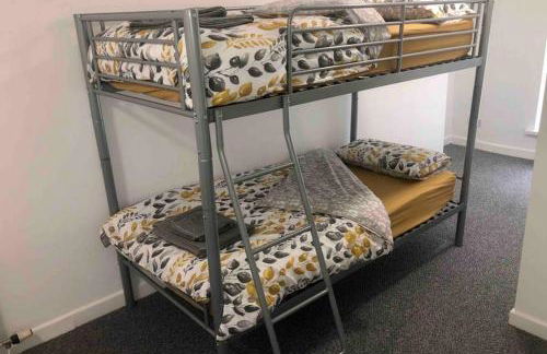 Bee Hive Merthyr Tydfil - Photo 14