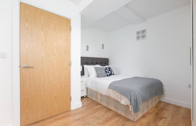 Skyvillion 2bed Enfield Flat W Balcony - Parking - Foto 7