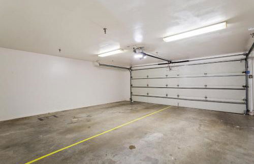 Warehouse District Modern Condo with Private Garage - Foto 27