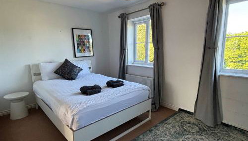 WS10 Contractor House 3 Bed 3 Bath with Parking - Foto 4