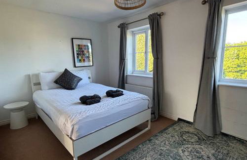 WS10 Contractor House 3 Bed 3 Bath with Parking - Foto 4