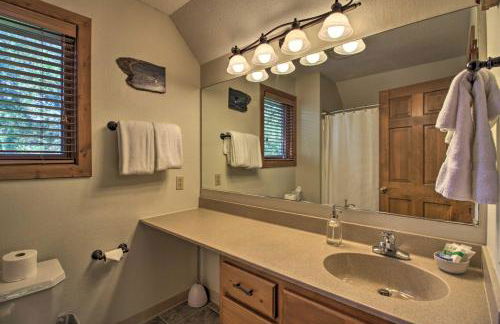 Alluring Nisswa Cabin on Gull Lake with Fireplace! - Foto 10