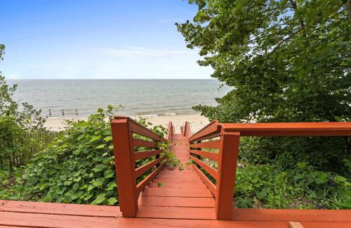 Cottage with Private Lake Access! Short distance to town - Foto 25