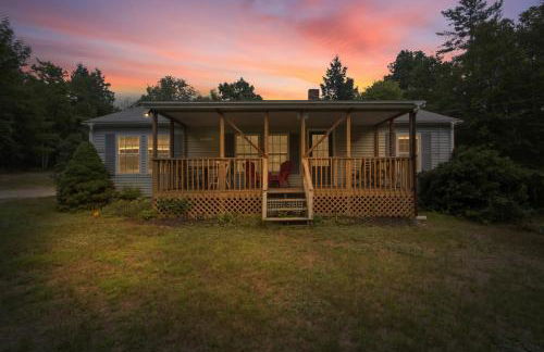 Chandler Hill Base Camp - Enjoy A Nature Getaway in this Rustic Home in the Mountains, 10 minutes from Sunday River Ski Mountain! home - Foto 5