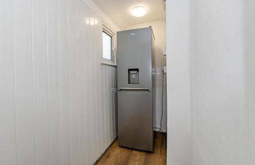 The Comfy Contractors Resort, Free Private Parking & Wifi, 7 beds - Foto 21