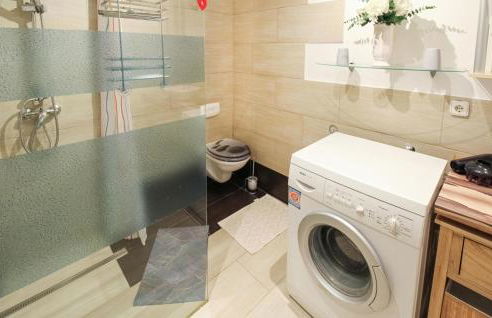 1 Bedroom Lovely Apartment In Deggingen - Foto 13