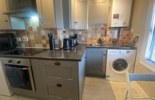 Bedford Contractor Base Sleeps 3 Secure Van Parking Fast WiFi - Foto 3