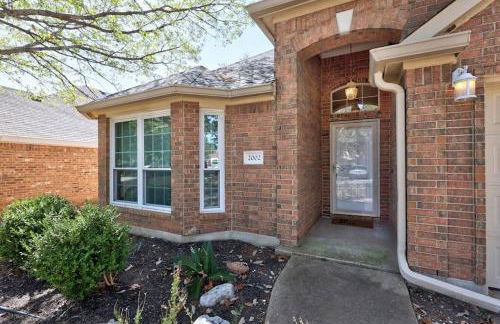 Artist Retreat at Cypress Creek - Hotub - Sleeps 9 - Photo 32