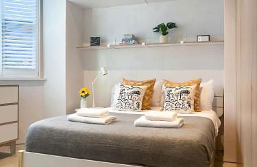 Luxury Urban Oasis with Garden and Private Studio - Foto 7