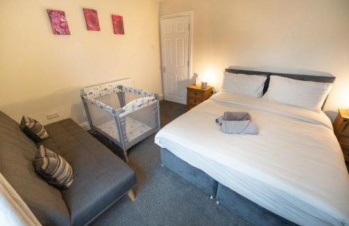 Contractor Friendly 4BR House Ideal for Long Term Stays - Foto 18