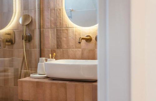 Salty Angel Sea Front Villa - Photo 38