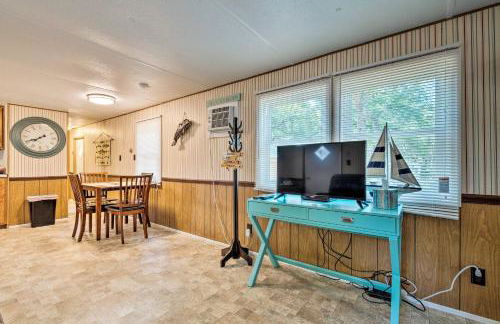 Cabin with Fire Pit, Walk to Steinhatchee River! - Foto 6