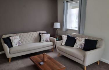 The Silverstone House. Comfort, Convenience and no hassle at the doorstep of Silverstone Race Circuit. - Photo 23