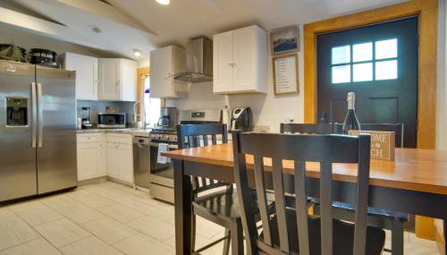 1 Mi to Ferry Terminal Oak Bluffs Family Retreat! - Foto 3