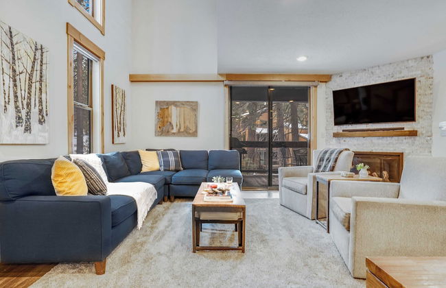 Arroyo by Avantstay Peaceful Mountain Townhouse w/ Large Private Balcony - Photo 12