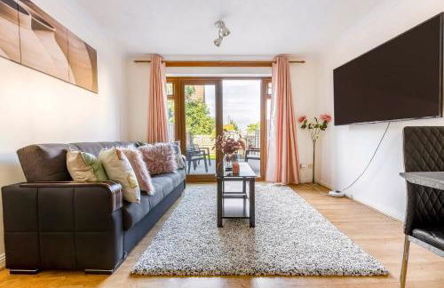 Cozy Family-Friendly House (3mins from Erith and Slade Green station) - Photo 2