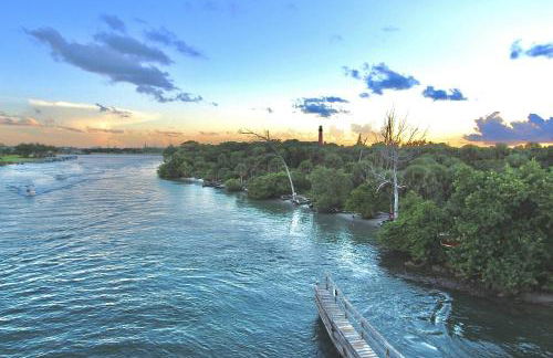 Coastal Village Retreat - Photo 19