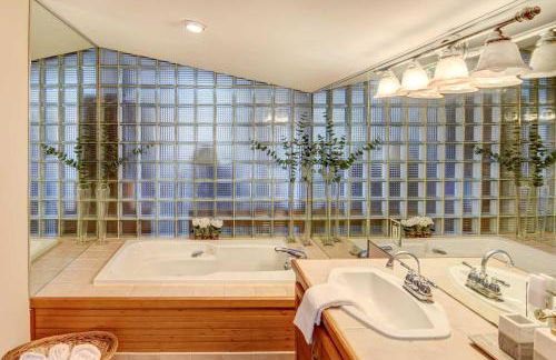 Beautiful Portsmouth Cottage By the Sea with Jacuzzi - Foto 18