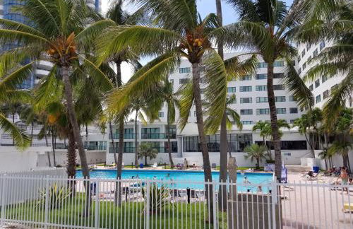 Ocean Front Resort Studio - Photo 23