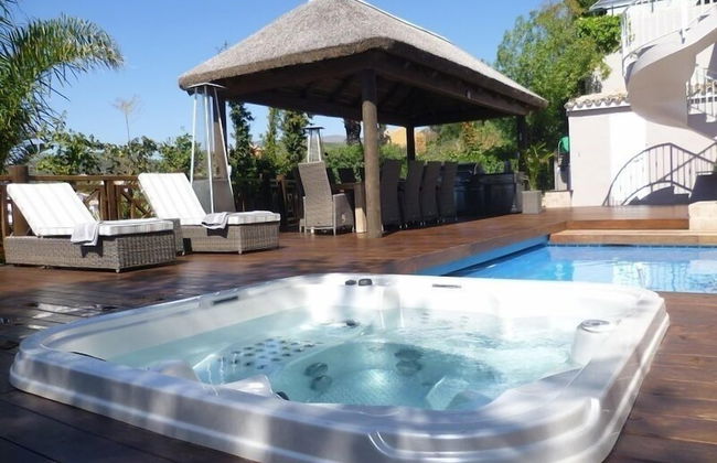 Luxury Villa With Pool & Jacuzzi - Foto 41