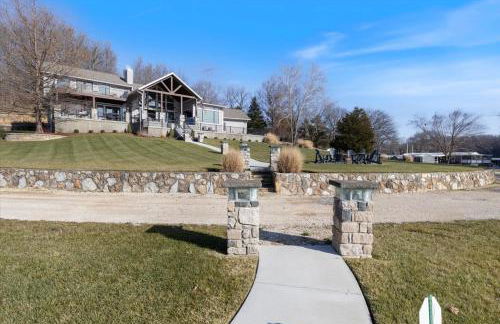 LOTO Pointe, Updated Luxury Home w/ Boat & PWC Slip, Boat Ramp, Firepits, Pool Table & More! - Foto 48