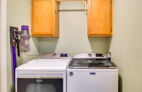 Charming Arkansas Retreat with Deck, Near Downtown! - Foto 9