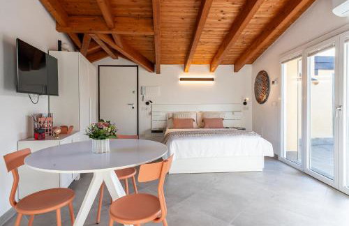 Loft Park & Rail free Parking - Photo 8