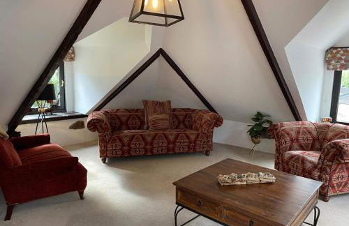 Stunning 4 Bed Pet Friendly Cottage with Hot Tub - Foto 17