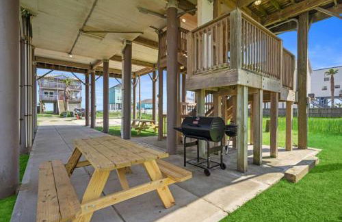 Beach House Located Steps from the Beach - Photo 39