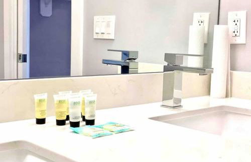 Upscale 3BDR Penthouse with Rooftop TV and Stunning Capitol and Monument Views Near Popular H Street Corridor Parking Included Free Cancellation - Foto 17